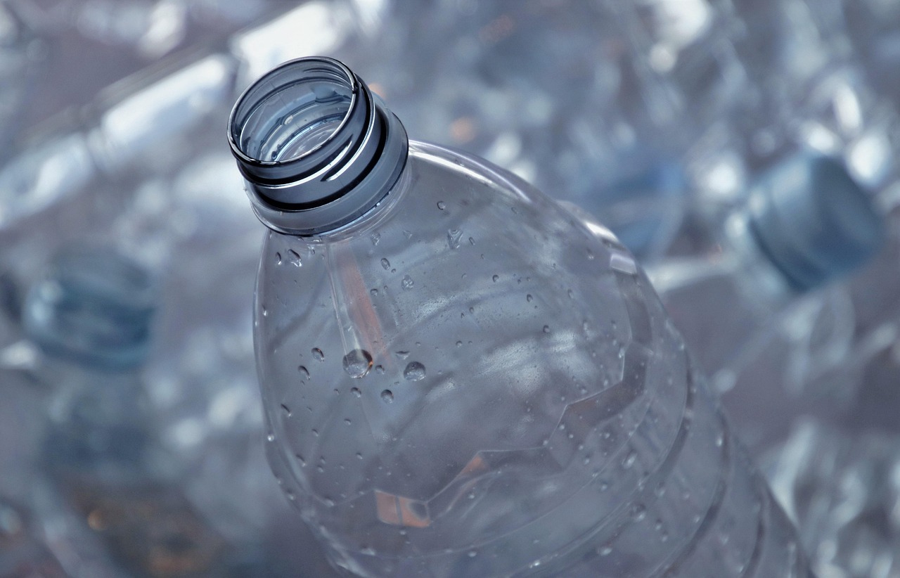 découvrez comment recycler efficacement le plastique à la maison pour réduire vos déchets et protéger l'environnement.