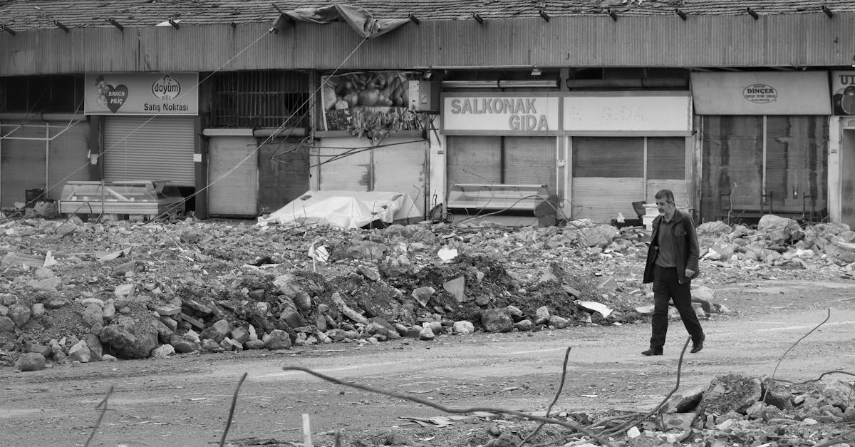 découvrez comment la revitalisation urbaine transforme nos villes en espaces de vie dynamiques et durables, en réaménageant les lieux abandonnés et en encourageant la communauté à s'impliquer pour un avenir meilleur.