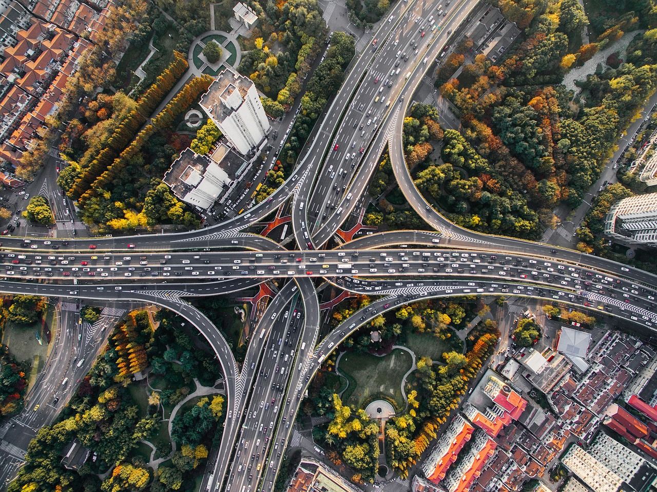 explorez des solutions innovantes pour une mobilité urbaine durable, réduisant l'empreinte carbone et améliorant la qualité de vie en ville.