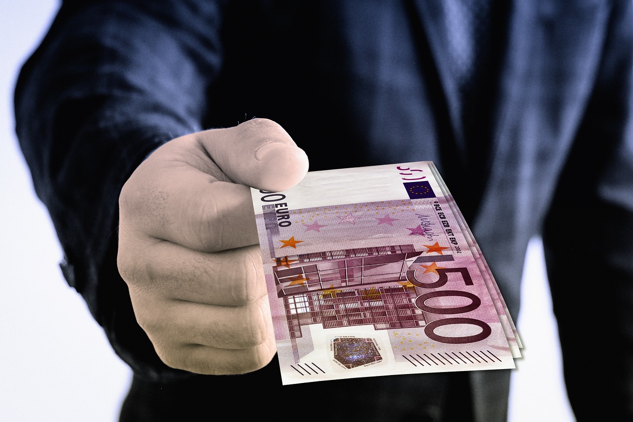 découvrez nos solutions de cadeaux d'entreprise personnalisés pour renforcer vos relations professionnelles et valoriser votre image de marque.