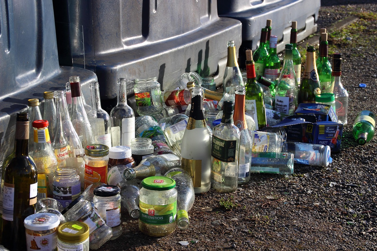 Le jour où j’ai découvert la vérité sur le recyclage des bouteilles en verre : pourquoi j’ai cessé de les déposer dans le bac de tri