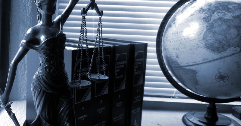 Meurtre ou assassinat : quelle est la différence juridique exacte ?