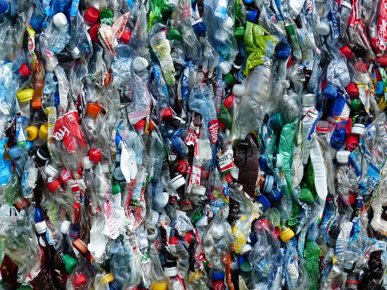 découvrez nos solutions simples et efficaces pour recycler le plastique à la maison, contribuer à la protection de l'environnement et réduire vos déchets plastiques au quotidien.