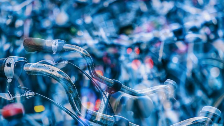 d&eacute;couvrez le concept de double mat&eacute;rialit&eacute;, une approche essentielle pour &eacute;valuer les impacts financiers et extra-financiers des entreprises dans une perspective durable et responsable.